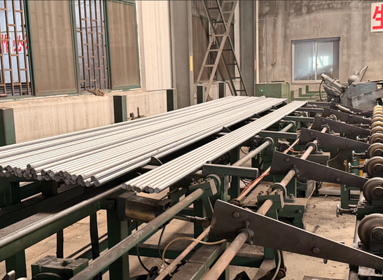 satın almak Yüksek hassasiyetli CK45 Endüksiyon sertleştirilmiş krom piston çubuğu HRC 55-63 Sertliği ve Ra 0.2-0.4 Yüzey Kabalığı ile Hidrolik Silindirler için Çevrimiçi üretim