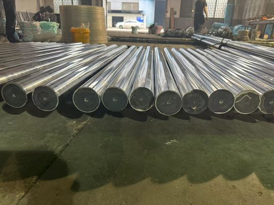 42CRMO Uzunluğu 6 ila 8.1 Metre Arası 0.4 Chrome Piston Rod Otomotiv Endüstrisi