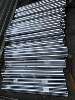 6 ila 8,1 metre arasında uzunlukta bir çelik rulman Elektroplastralı piston çubuğu 3 ila 5 mikron